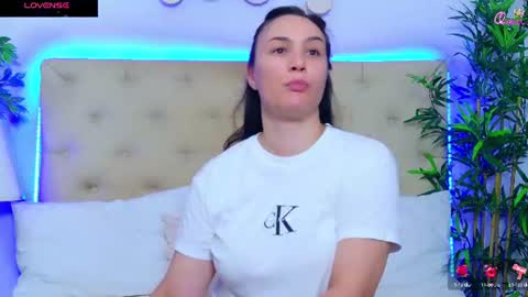 Snapshot of daliyaa_ chatting on July 1, 11:56 am daliyaa_ online show from July 1, 11:56 am