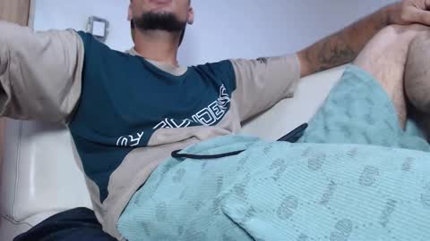 Snapshot of dallas_711 chatting on November 1, 3:25 pm inst stteban garcia online show from November 1, 3:25 pm