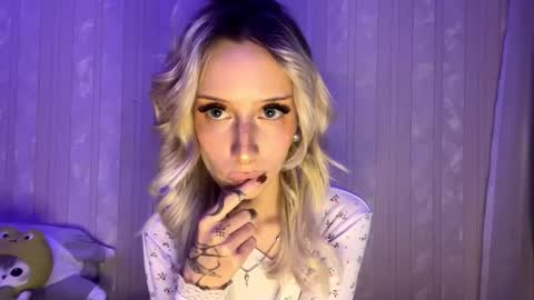 Snapshot of dallaspember chatting on December 15, 2:10 pm dallaspember online show from December 15, 2:10 pm