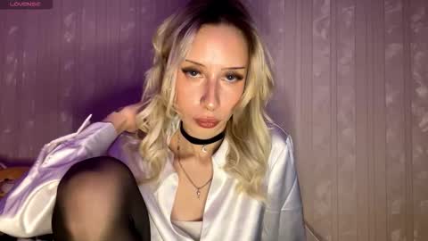 Snapshot of dallaspember chatting on December 18, 1:28 pm dallaspember online show from December 18, 1:28 pm