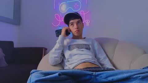 Dallen Grant online show from December 18, 12:11 pm