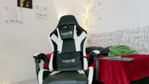 dalton_bigcock online show from March 6, 12:01 pm