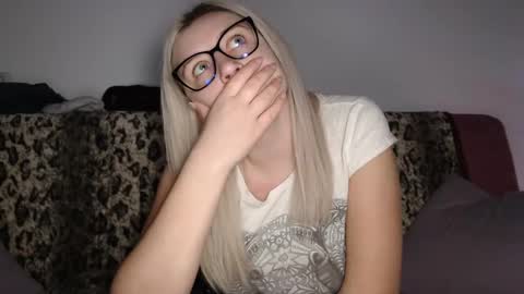 Snapshot of dalyana22 chatting on December 10, 5:11 pm Maria online show from December 10, 5:11 pm