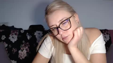 Snapshot of dalyana22 chatting on January 3, 12:11 am Maria online show from January 3, 12:11 am