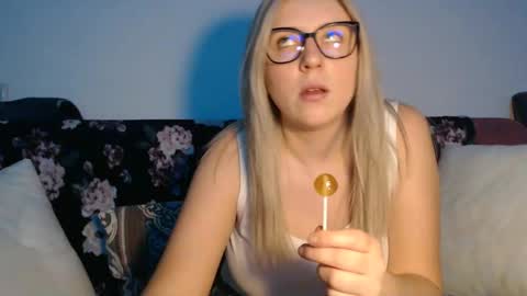 Snapshot of dalyana22 chatting on February 14, 10:14 pm Maria online show from February 14, 10:14 pm