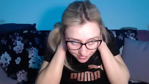 Snapshot of dalyana22 chatting on February 20, 10:04 pm Maria online show from February 20, 10:04 pm