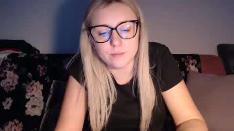 Snapshot of dalyana22 chatting on February 23, 9:59 pm Maria online show from February 23, 9:59 pm