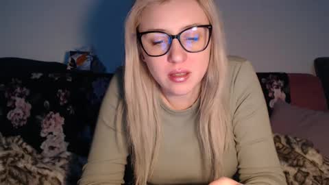Snapshot of dalyana22 chatting on February 24, 10:25 pm Maria online show from February 24, 10:25 pm