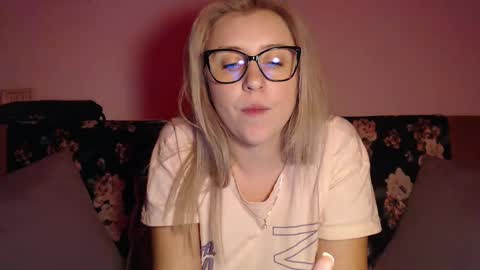 Snapshot of dalyana22 chatting on March 7, 10:10 pm Maria online show from March 7, 10:10 pm