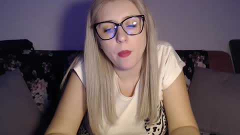 Snapshot of dalyana22 chatting on March 8, 9:18 pm Maria online show from March 8, 9:18 pm