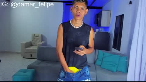 damar_felipe online show from February 1, 11:37 pm