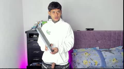Snapshot of damar_felipe chatting on June 11, 10:08 pm damar_felipe online show from June 11, 10:08 pm