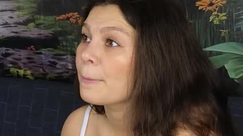 Snapshot of damedefeu chatting on October 9, 11:19 am damedefeu online show from October 9, 11:19 am