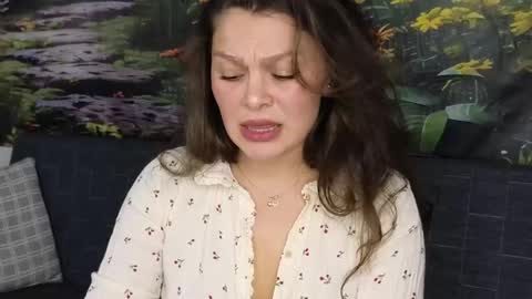 Snapshot of damedefeu chatting on November 8, 12:27 pm damedefeu online show from November 8, 12:27 pm