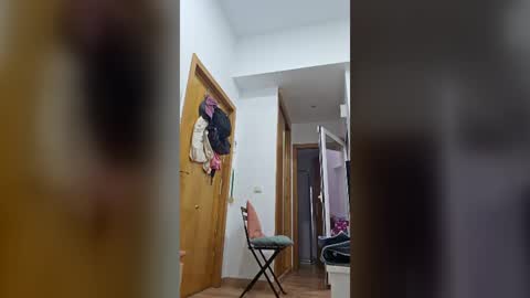 Snapshot of dami_mad_ chatting on August 2, 4:49 pm dami_mad_ online show from August 2, 4:49 pm