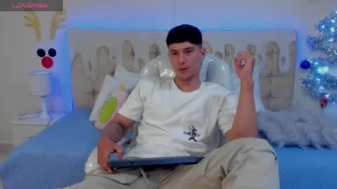 DAMIAN online show from December 9, 4:26 pm