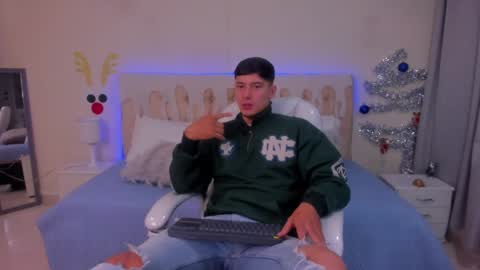 DAMIAN online show from December 12, 9:19 am