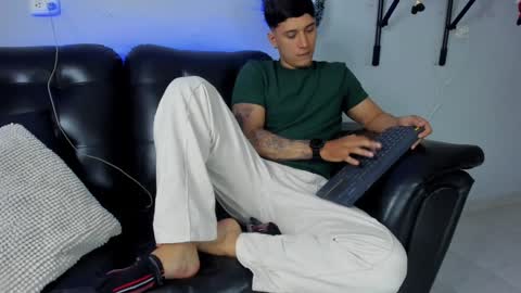 DAMIAN online show from December 21, 4:09 am