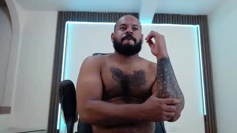 Snapshot of damian64436171 chatting on May 14, 3:35 am damian64436171 online show from May 14, 3:35 am
