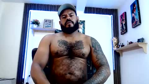 Snapshot of damian64436171 chatting on May 19, 1:56 am damian64436171 online show from May 19, 1:56 am