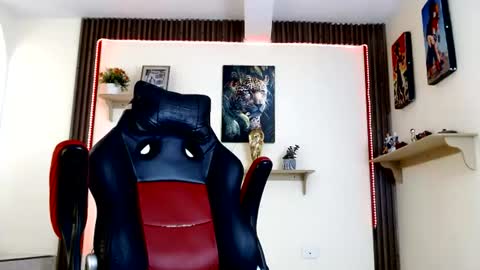 damian64436171 online show from June 18, 4:55 pm
