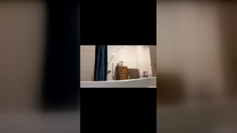 Snapshot of damian69669 chatting on December 1, 7:52 pm damian69669 online show from December 1, 7:52 pm