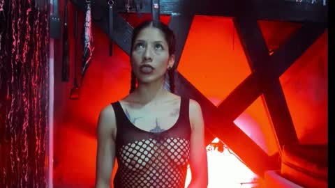 Snapshot of damian_and_tiana chatting on November 5, 4:34 am damian_and_tiana online show from November 5, 4:34 am