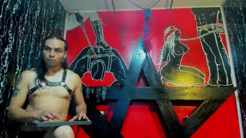 Snapshot of damian_and_tiana chatting on November 14, 5:28 am damian_and_tiana online show from November 14, 5:28 am