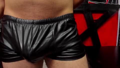 Snapshot of damian_and_tiana chatting on February 3, 6:40 am damian_and_tiana online show from February 3, 6:40 am