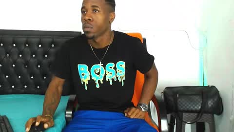 Snapshot of damian_hart_24cm chatting on October 7, 10:23 am damian_hart_24cm online show from October 7, 10:23 am