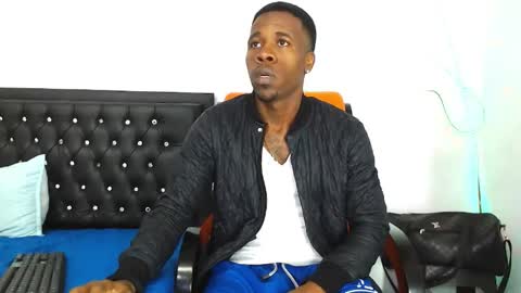 Snapshot of damian_hart_24cm chatting on November 16, 9:37 am damian_hart_24cm online show from November 16, 9:37 am