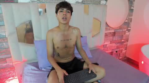 damian_tay online show from April 25, 1:41 pm