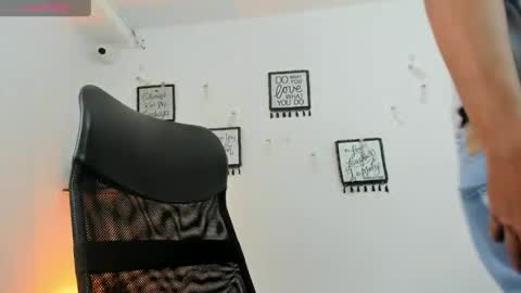 Snapshot of damianblazee chatting on May 31, 12:23 pm damianblazee online show from May 31, 12:23 pm