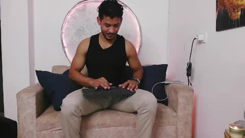 instagram damiannreed. online show from June 5, 1:45 am