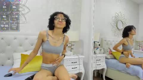 Damiana online show from July 30, 12:15 pm