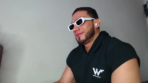 Snapshot of damiannstonexxx chatting on March 7, 8:44 pm Danny online show from March 7, 8:44 pm