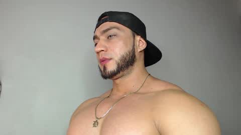 Snapshot of damiannstonexxx chatting on March 11, 11:48 pm Danny online show from March 11, 11:48 pm