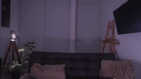 insta damn8   --------  online show from November 29, 1:41 am