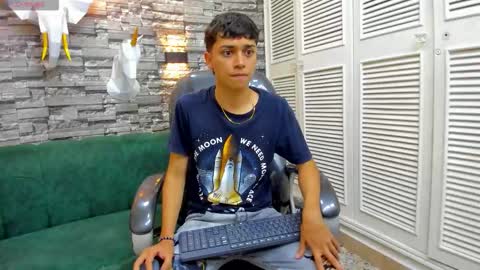 LIAM online show from November 17, 6:24 pm