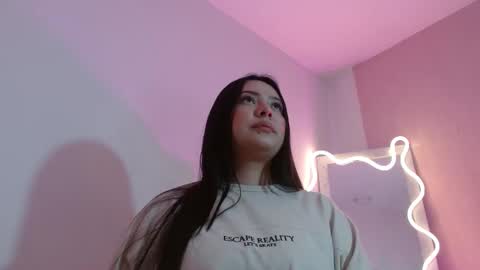 Snapshot of damii_tay chatting on December 16, 3:11 am Damii online show from December 16, 3:11 am