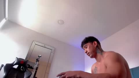 INSTAGRAM  DAMMIANMILLEROFICIAL online show from October 31, 6:53 pm