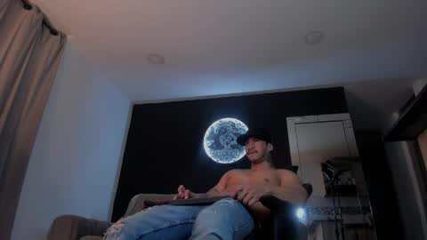 INSTAGRAM  DAMMIANMILLEROFICIAL online show from April 18, 3:10 am