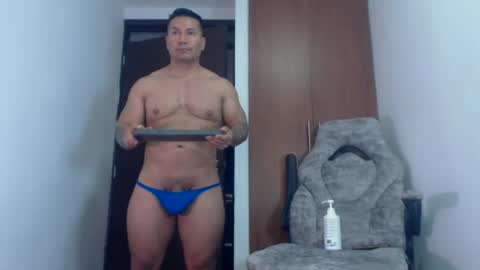 Snapshot of dammuscle chatting on June 25, 2:54 pm dammuscle online show from June 25, 2:54 pm