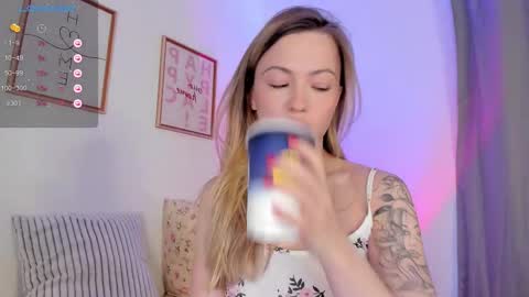 Snapshot of damn_cutie chatting on February 4, 6:30 am Tiana online show from February 4, 6:30 am