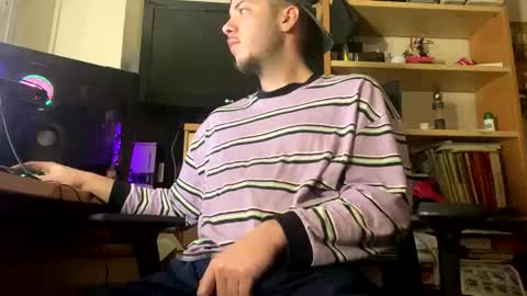 Snapshot of damncore chatting on December 20, 10:33 am damncore online show from December 20, 10:33 am