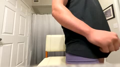 Snapshot of damnimhandsome25 chatting on February 17, 6:26 pm Clyde online show from February 17, 6:26 pm