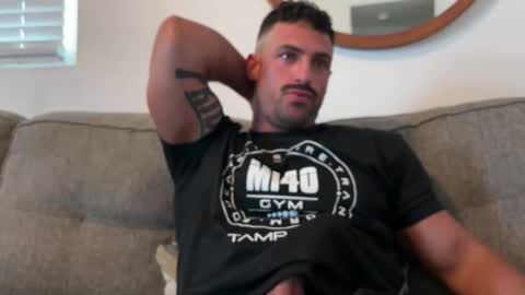 Snapshot of damnimhandsome25 chatting on November 8, 7:12 pm Clyde online show from November 8, 7:12 pm