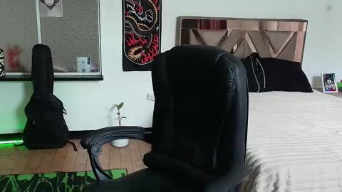 Damon online show from October 20, 8:09 pm