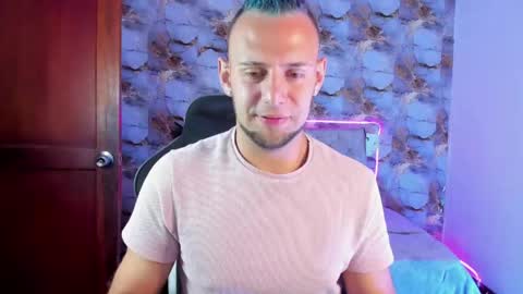 Snapshot of damon_baker0 chatting on May 20, 2:12 pm Damon bakert online show from May 20, 2:12 pm