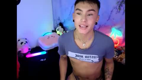 damon_clark_ online show from January 28, 9:29 pm